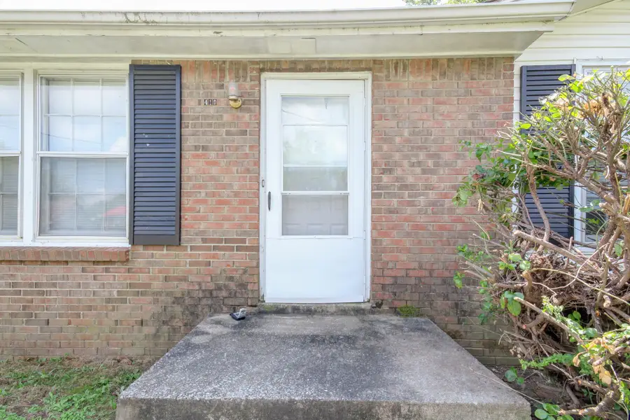 410 Bancroft Dr, Clarksville, TN 37042 - #2