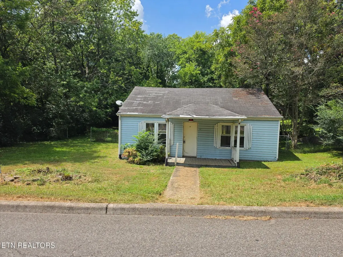 1602 N Jackson St, Athens, TN 37303 - #1