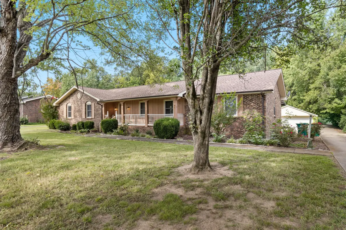 607 N Palmers Chapel Rd, White House, TN 37188 - #1