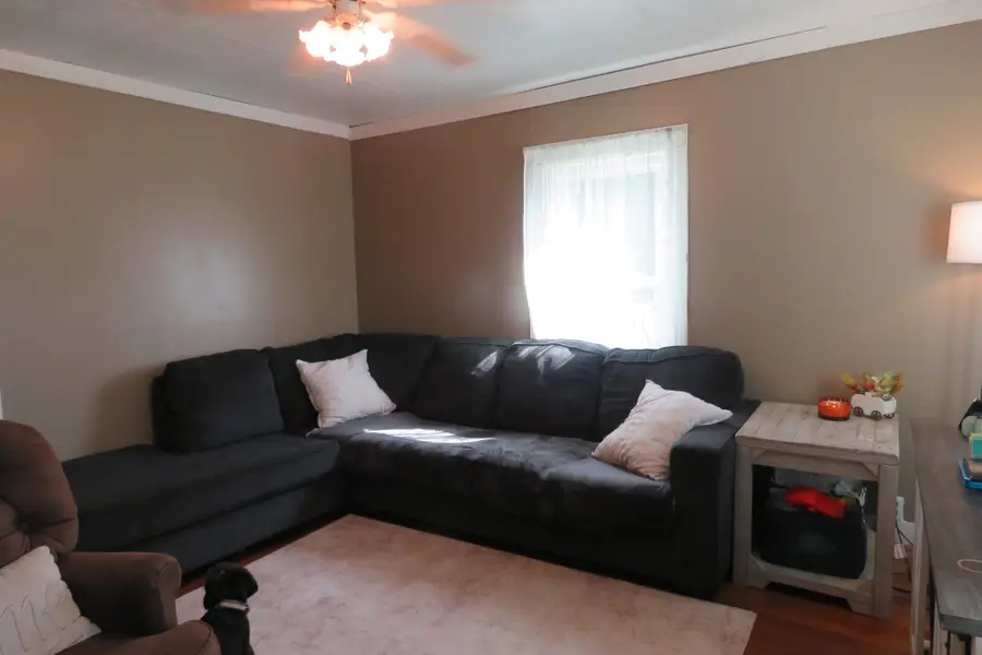 202 W 4th St, Livingston, TN 38570 - #3