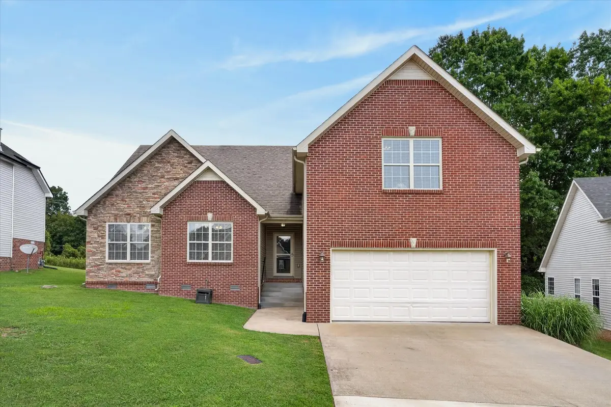 411 River Heights Dr, Clarksville, TN 37040 - #1
