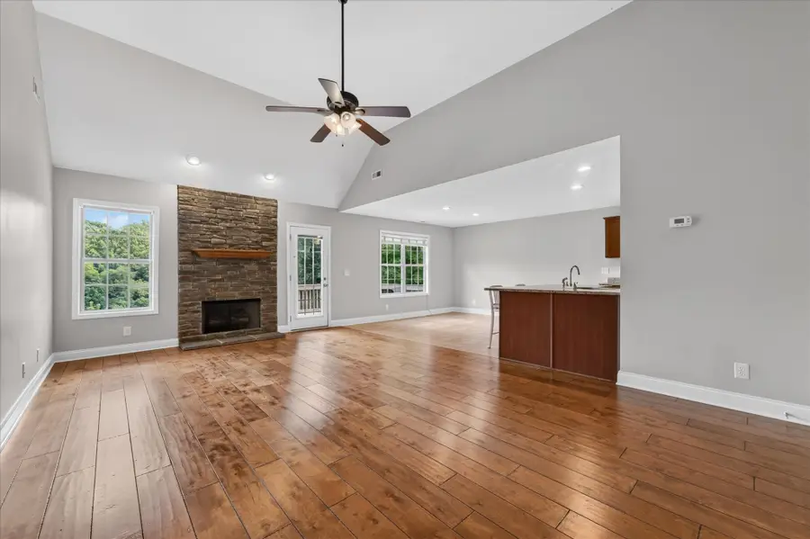 411 River Heights Dr, Clarksville, TN 37040 - #2