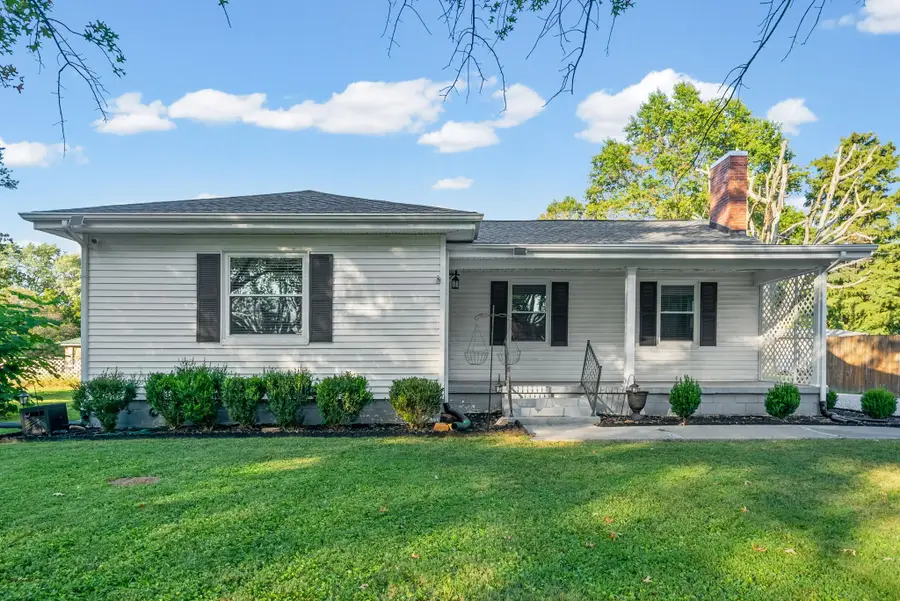 1710 Parkview Dr, Hopkinsville, KY 42240 - #2