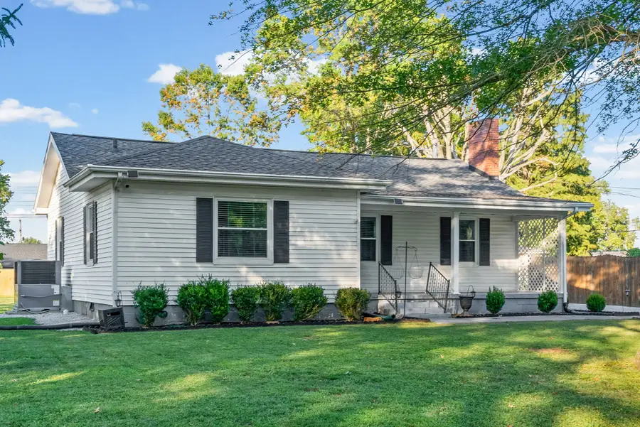 1710 Parkview Dr, Hopkinsville, KY 42240 - #3