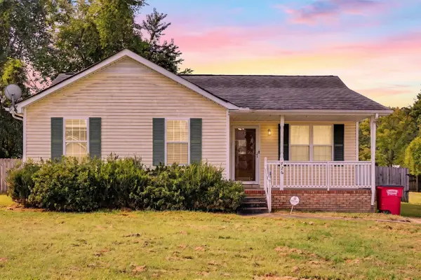 726 Donna Ct, Clarksville, TN 37042
