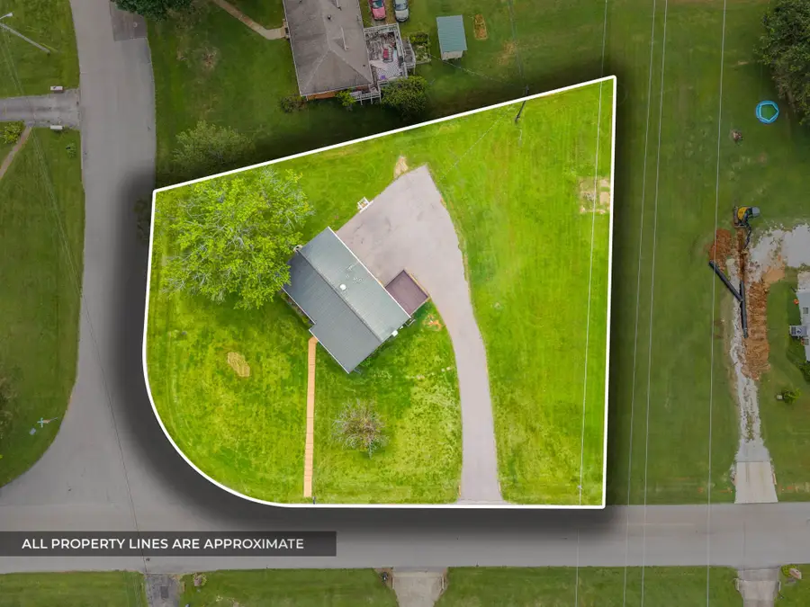 201 W Meadow Dr, Clarksville, TN 37043 - #2