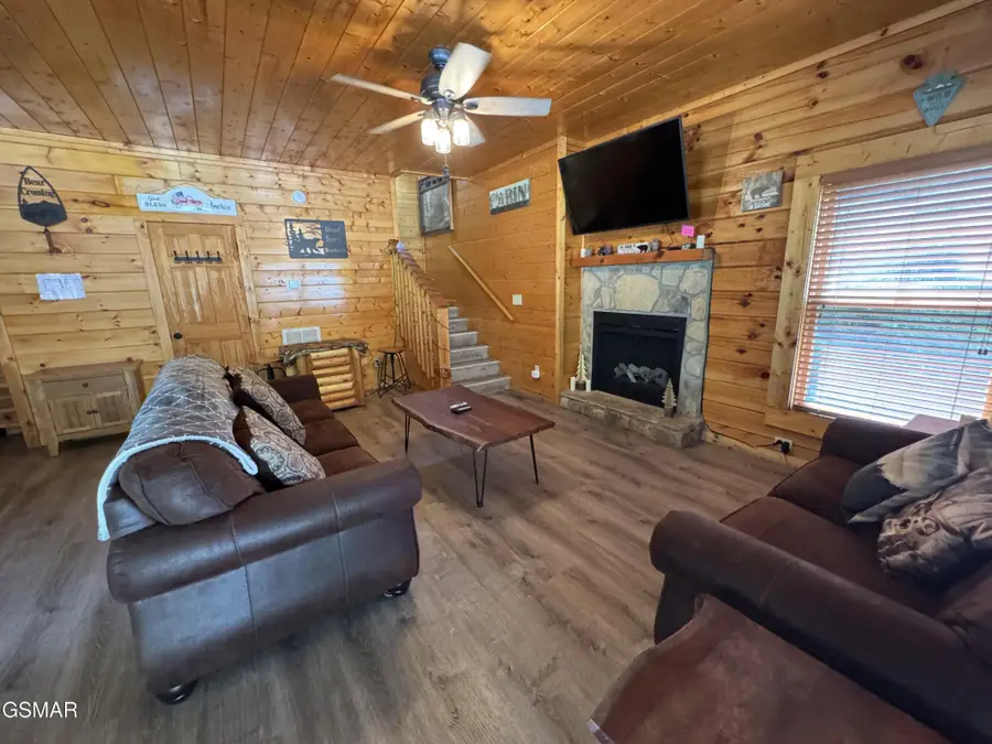 645 Chickasaw Gap Way, Pigeon Forge, TN 37863 - #2