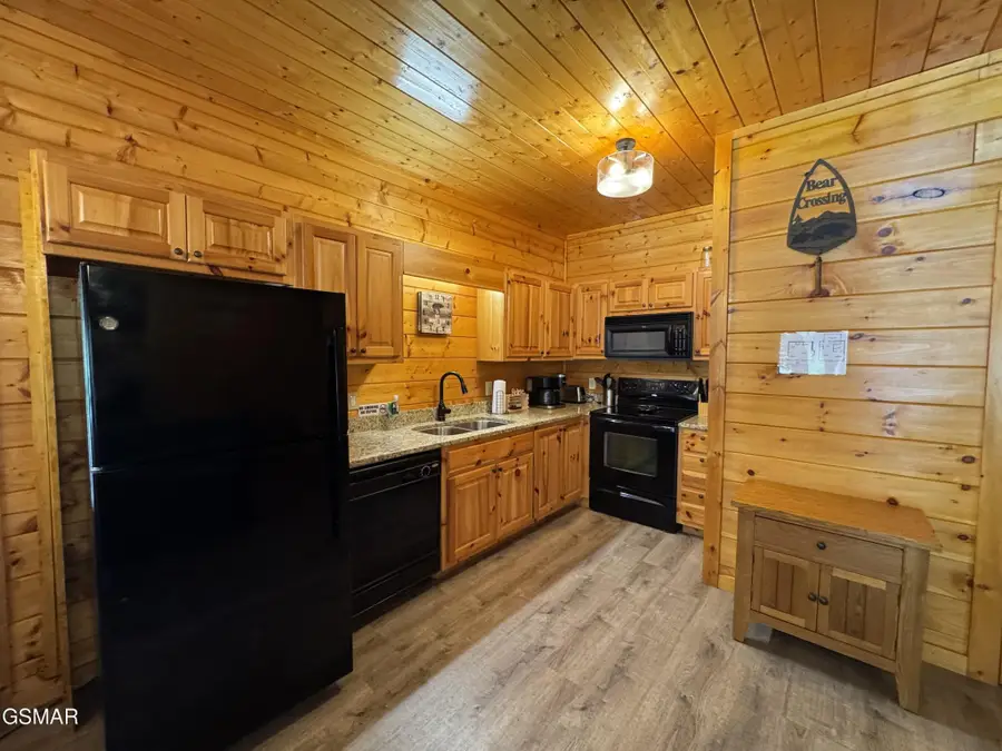 645 Chickasaw Gap Way, Pigeon Forge, TN 37863 - #3