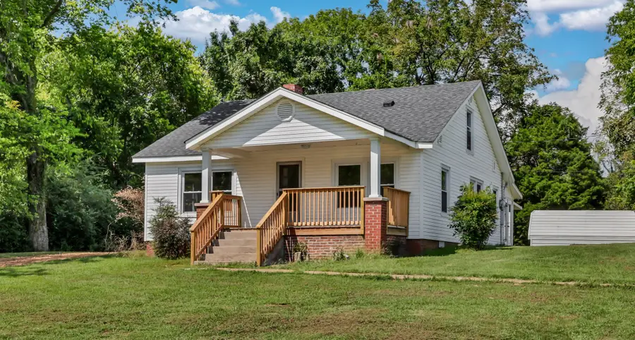 303 E St, Clarksville, TN 37042 - #2