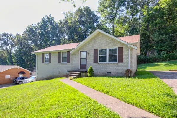 354 Crest Dr, Clarksville, TN 37043