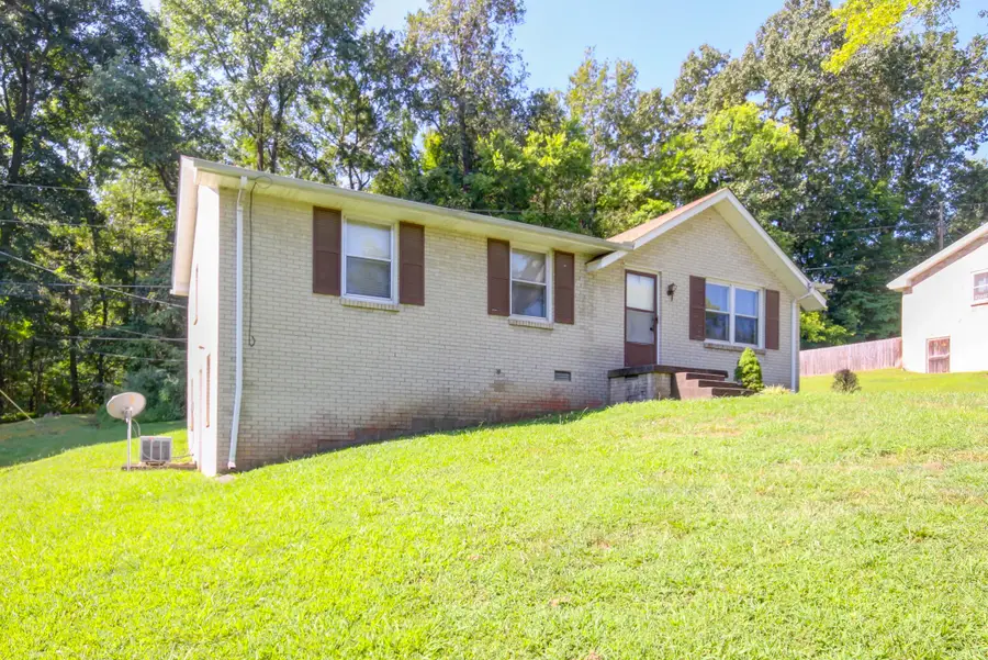 354 Crest Dr, Clarksville, TN 37043 - #2
