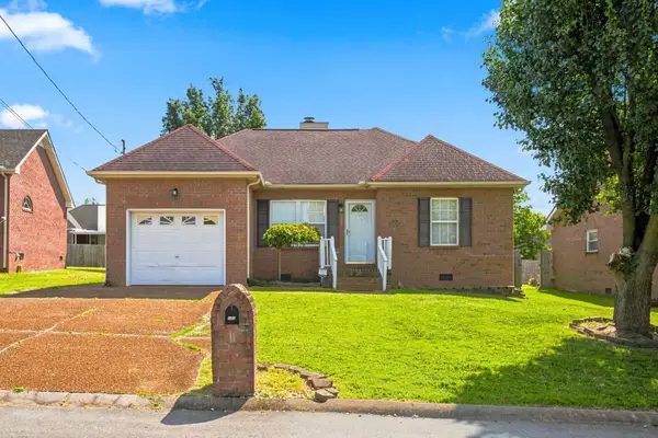 105 Clovercrest Dr, Hendersonville, TN 37075