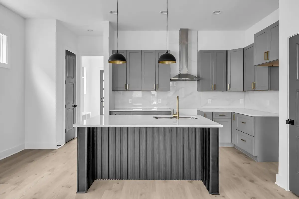 2110 11th Ave N, Nashville, TN 37208 - #1