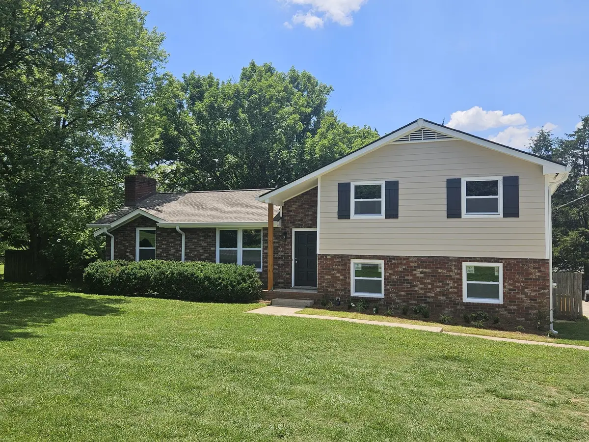 258 Indian Lake Rd, Hendersonville, TN 37075 - #1