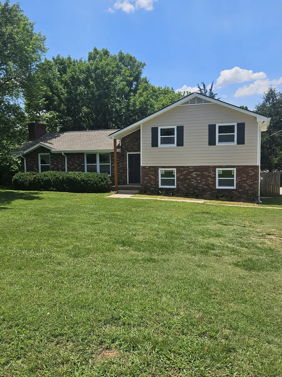 258 Indian Lake Rd, Hendersonville, TN 37075 - #2
