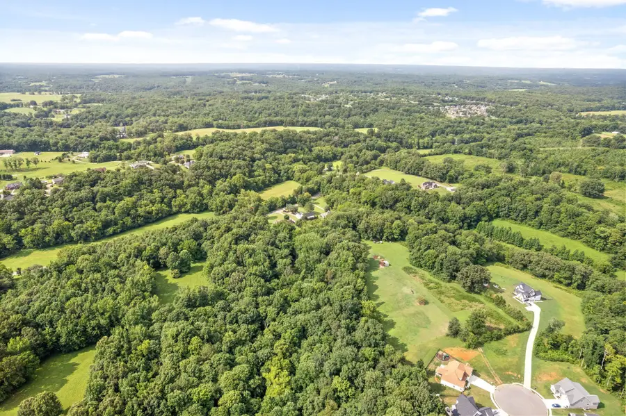 615 Mcadoo Creek Rd, Clarksville, TN 37043 - #3