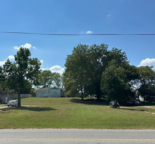206 Anderson Ln, Hendersonville, TN 37075