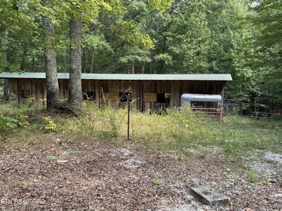 837 Bear Hollow Rd, Oneida, TN 37841 - #2