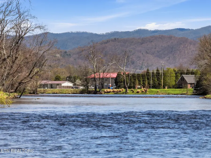 135 Brandywine Place, Elizabethton, TN 37643 - #2