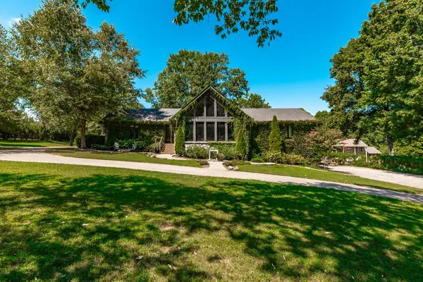 559 Forest Retreat Rd, Hendersonville, TN 37075