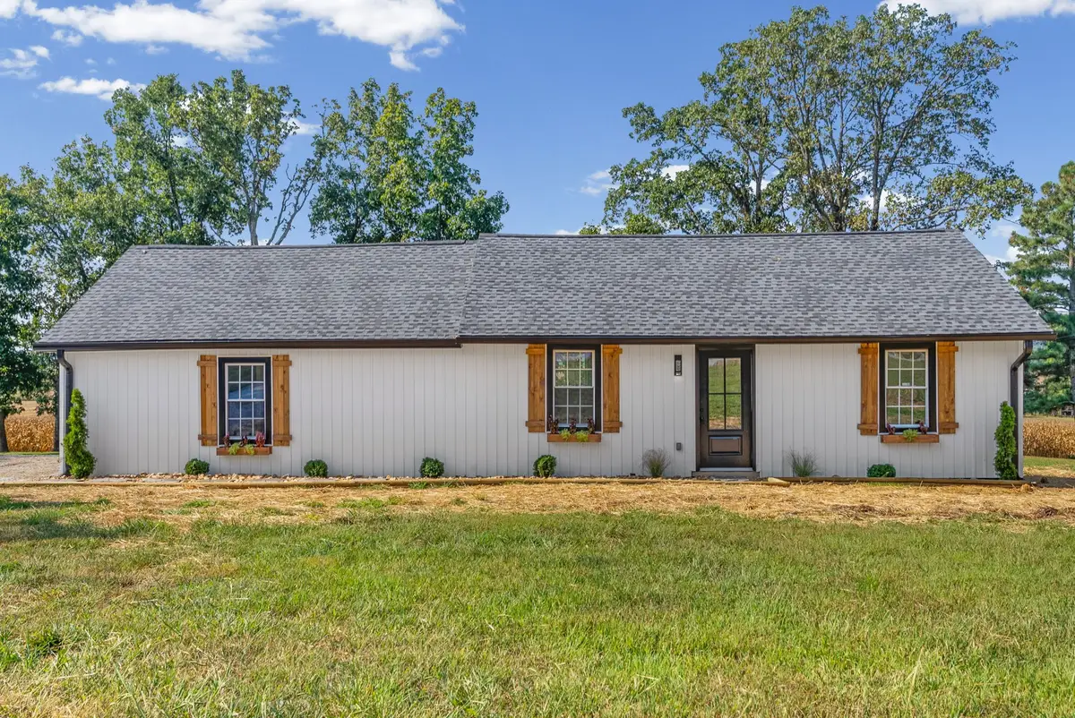 8285 Pilot Rock Rd, Hopkinsville, KY 42240 - #1