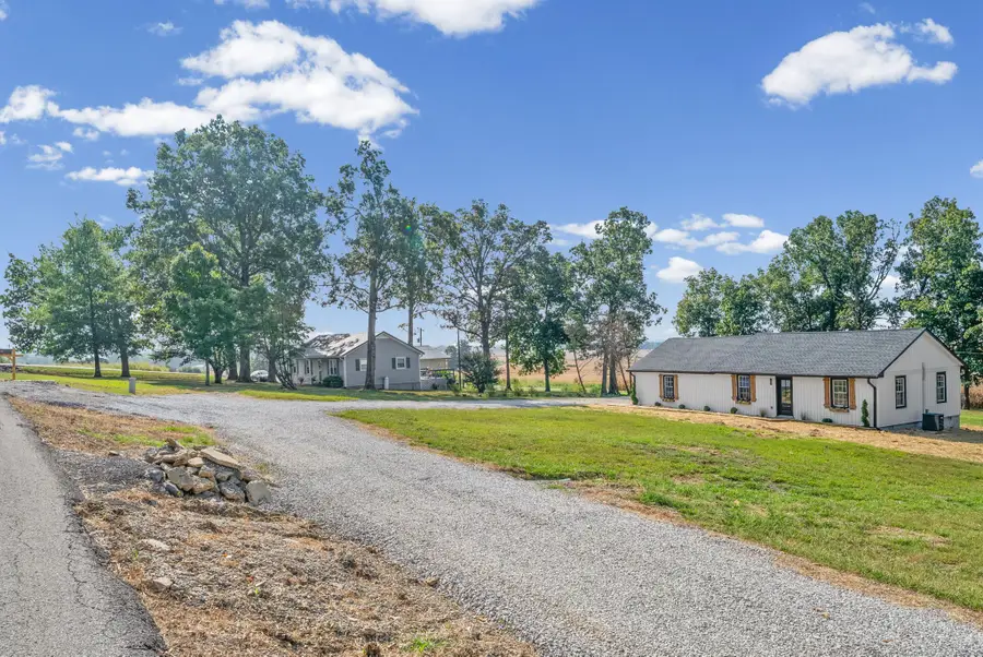 8285 Pilot Rock Rd, Hopkinsville, KY 42240 - #2