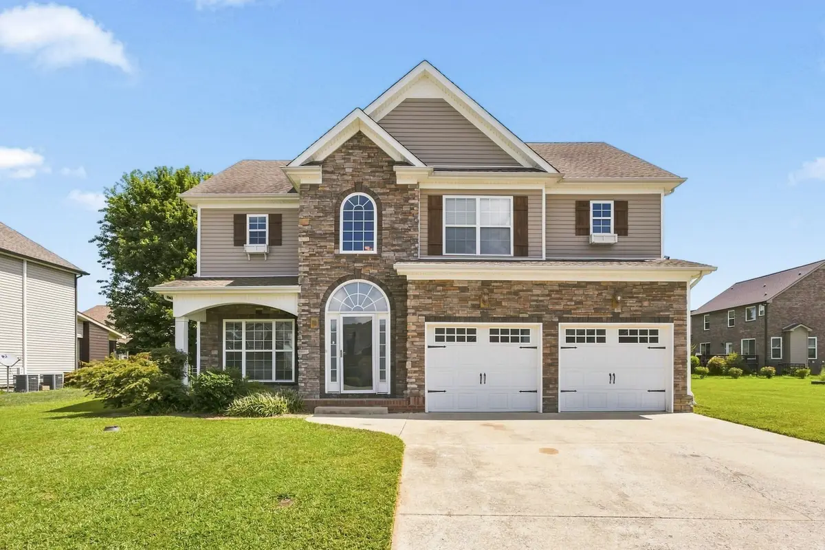 1093 Willow Cir, Clarksville, TN 37043 - #1