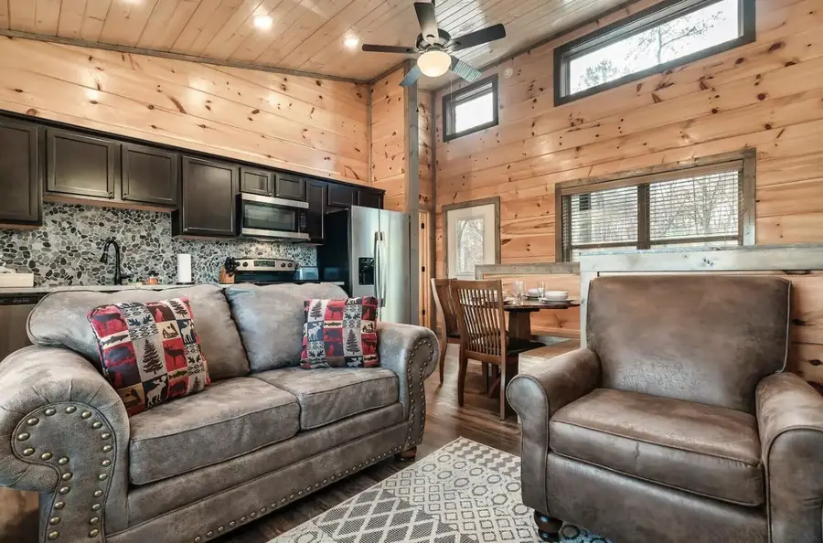 1654 Veterans Blvd #32, Sevierville, TN 37862 - #2