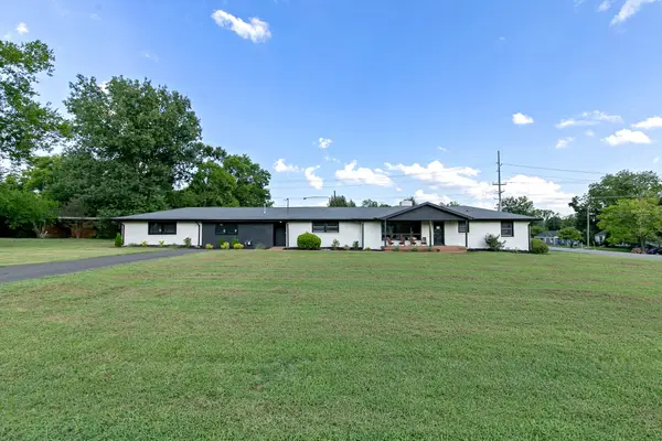 4400 Gra Mar Dr, Nashville, TN 37216