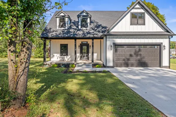 106 5th Ave N, Decherd, TN 37324