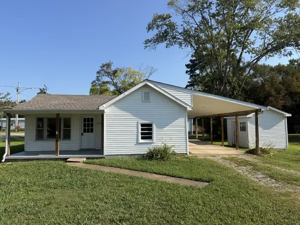 429 W 3rd Ave, Hohenwald, TN 38462
