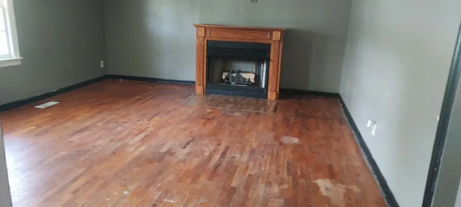 300 Kee St, Hollow Rock, TN 38342 - #2