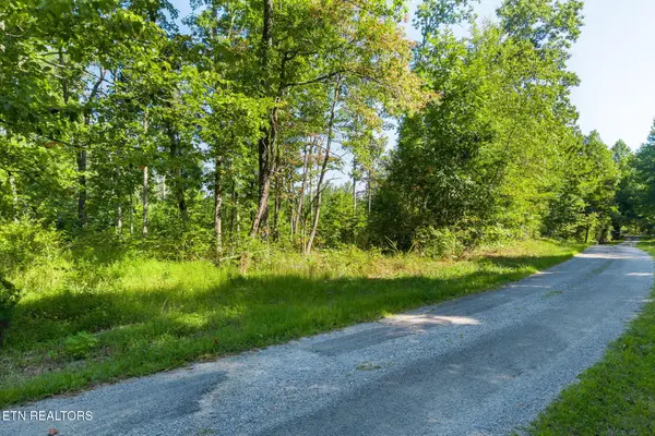 5 Robbins Drive, Crossville, TN 38572