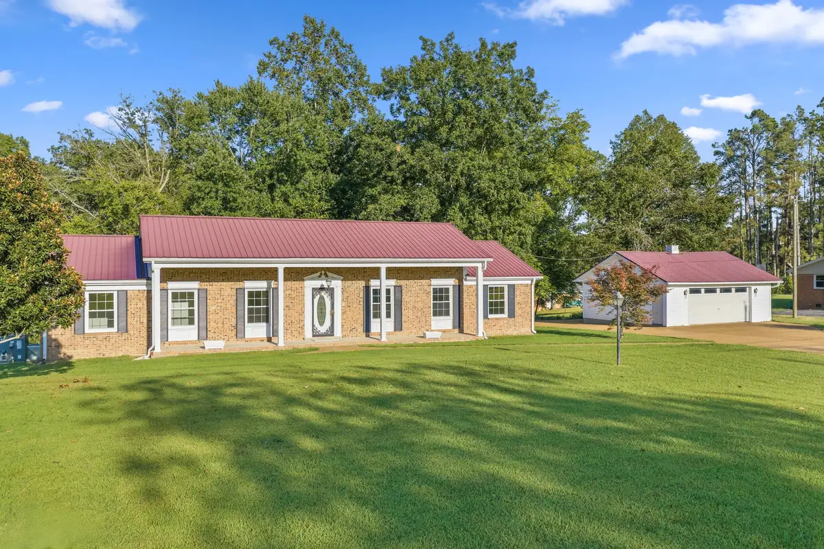 691 E Poplar Dr, Decaturville, TN 38329 - #1