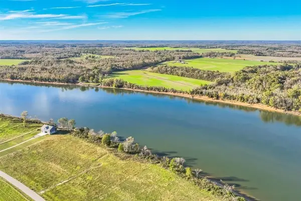 75 Cravens Rd, Savannah, TN 38372