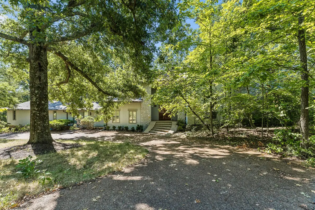 5870 Fredricksburg Dr, Nashville, TN 37215 - #1