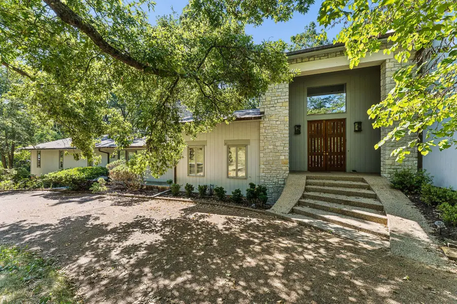 5870 Fredricksburg Dr, Nashville, TN 37215 - #2