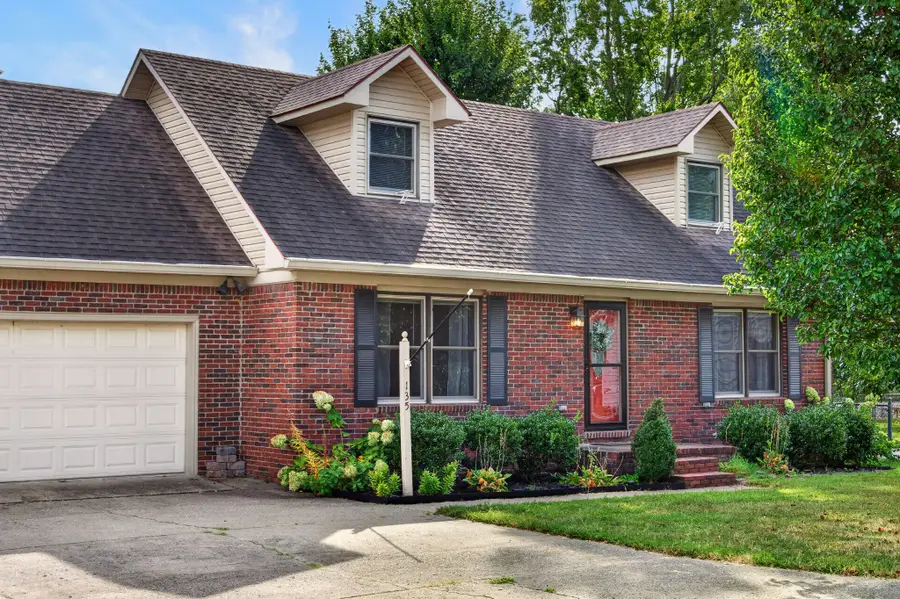135 Springmont Dr, Hopkinsville, KY 42240 - #2