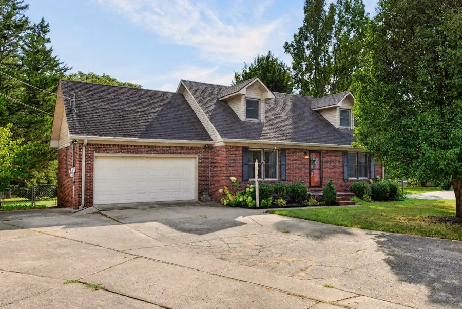 135 Springmont Dr, Hopkinsville, KY 42240 - #3