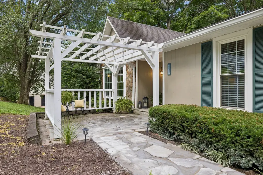 8346 Merrymount Dr, Nashville, TN 37221 - #3