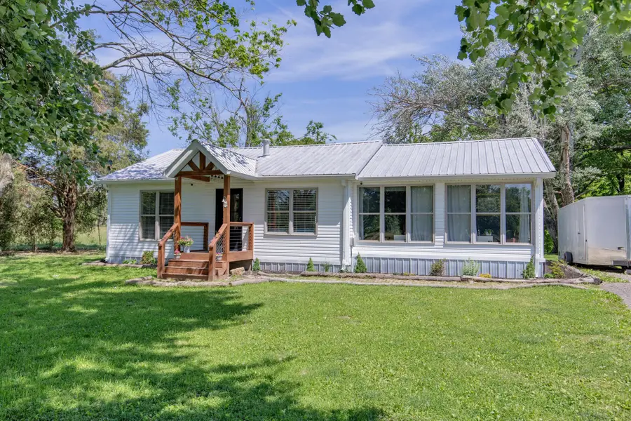 2976 Shrum Cemetery Rd, Westmoreland, TN 37186 - #2
