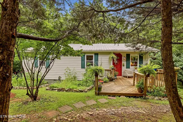 1220 W Highway 25-70, Dandridge, TN 37725