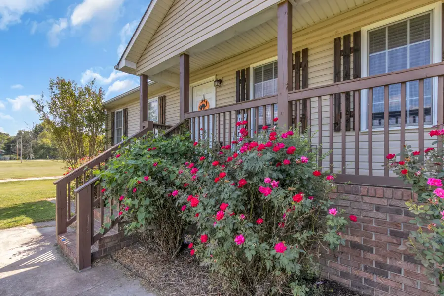 205 Jackson St, Cowan, TN 37318 - #3