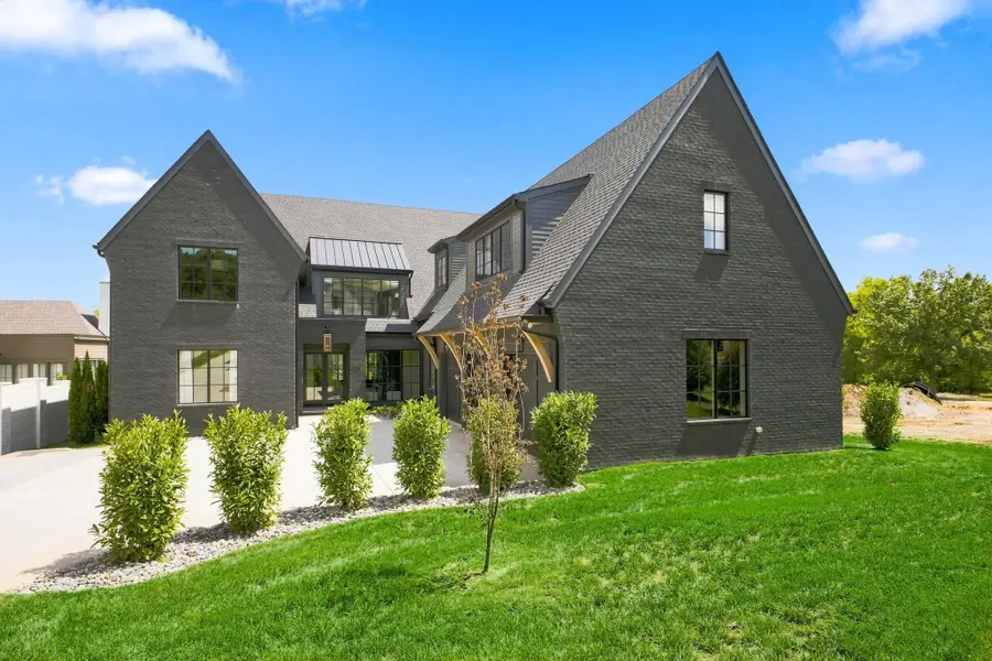4518 Belmont Park Ter, Nashville, TN 37215 - #3