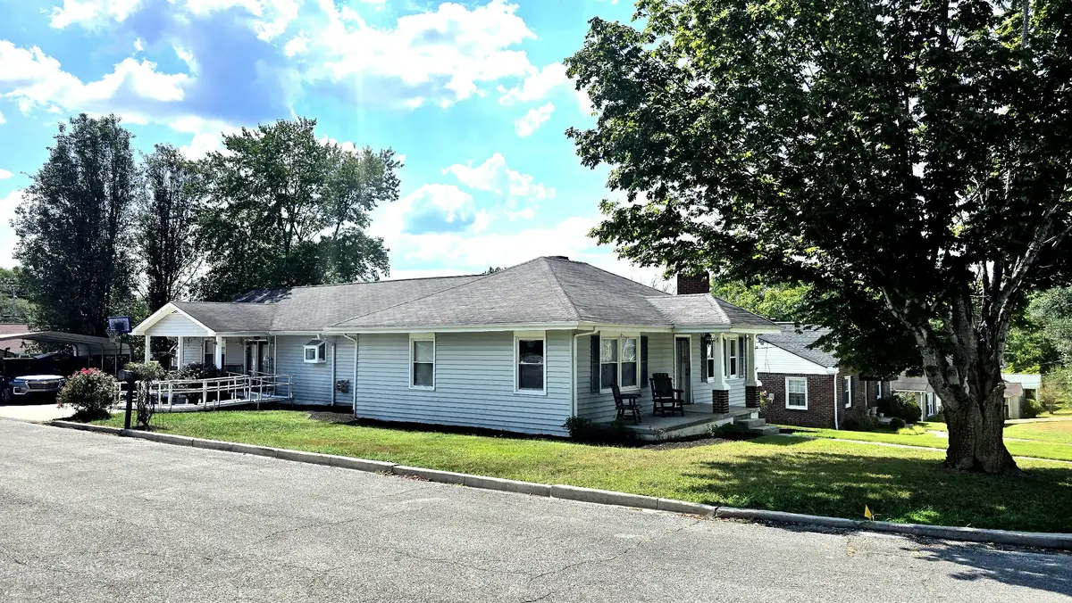 722 Jefferson Ave E, Carthage, TN 37030 - #1