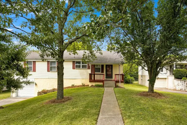 2825 Airwood Dr, Nashville, TN 37214