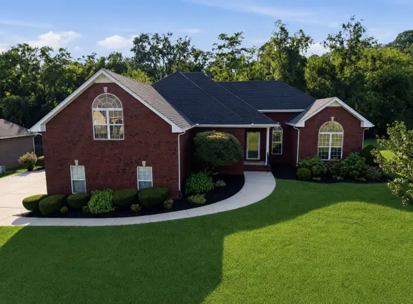 1017 Stafford Ct, Hendersonville, TN 37075