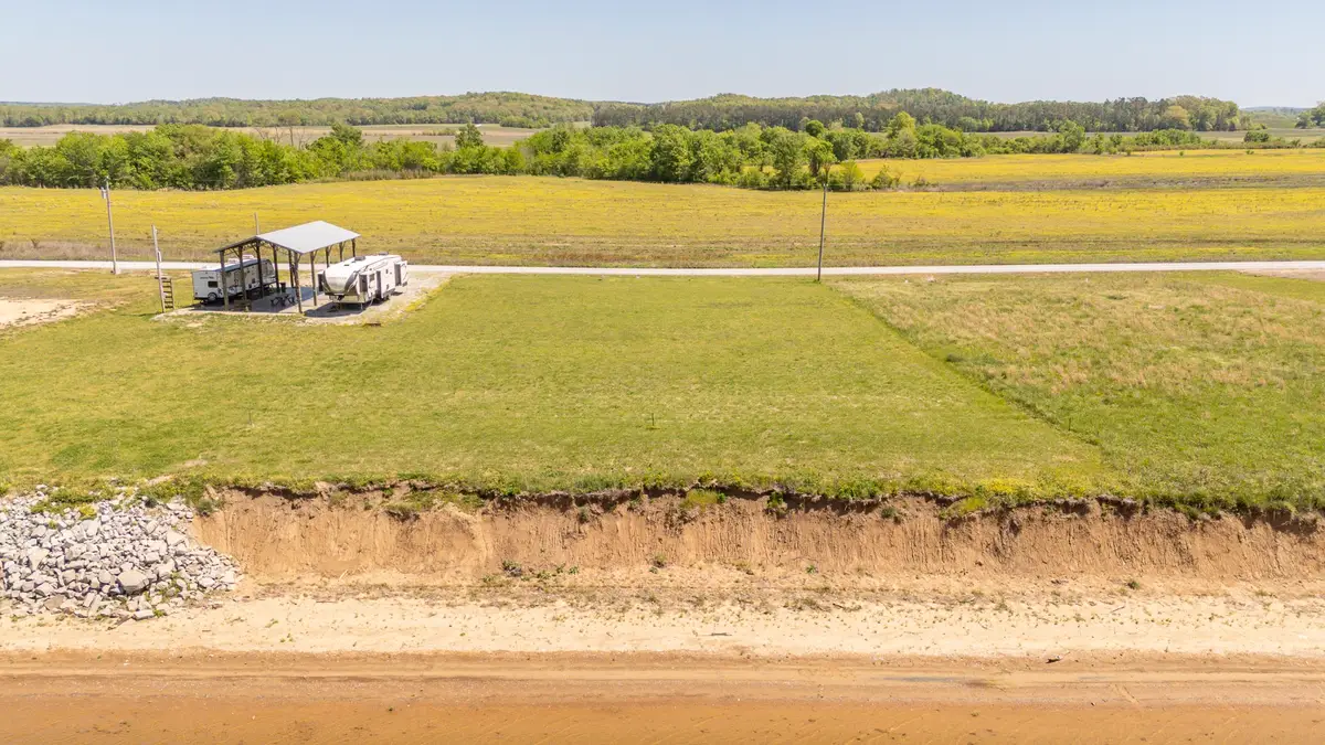 1901 Hardin Bottom River Rd, Clifton, TN 38425 - #1