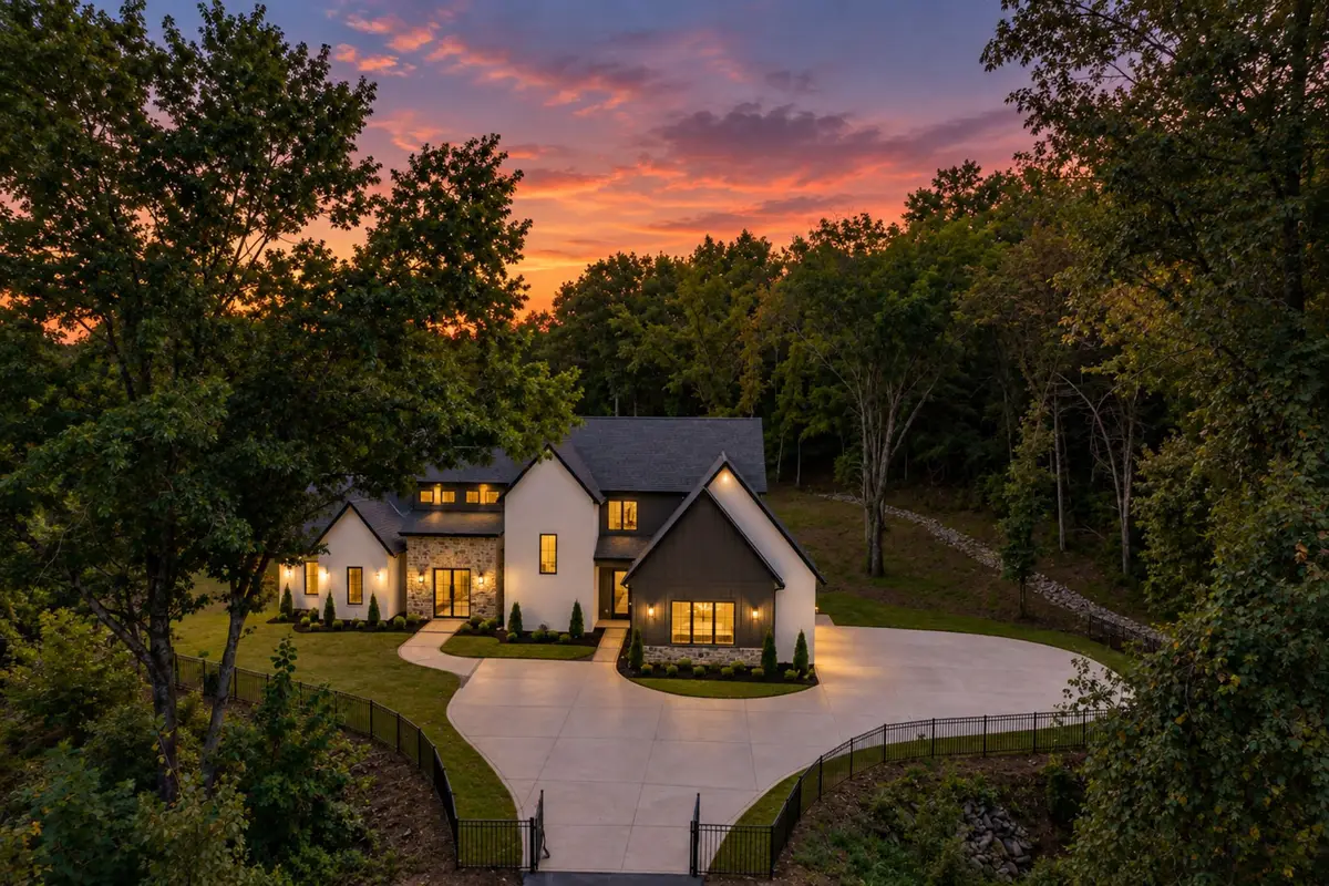 631 Hunters Trl, Nashville, TN 37209 - #1