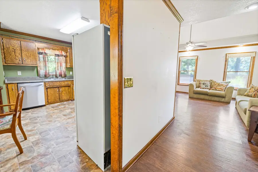 366 Oak Leaf Cir, Winchester, TN 37398 - #2